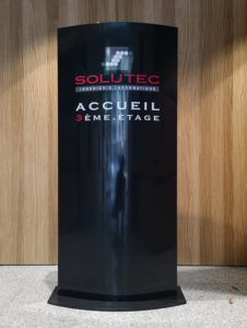 Enseigne & Vitrophanie - Totem publicitaire Solutec