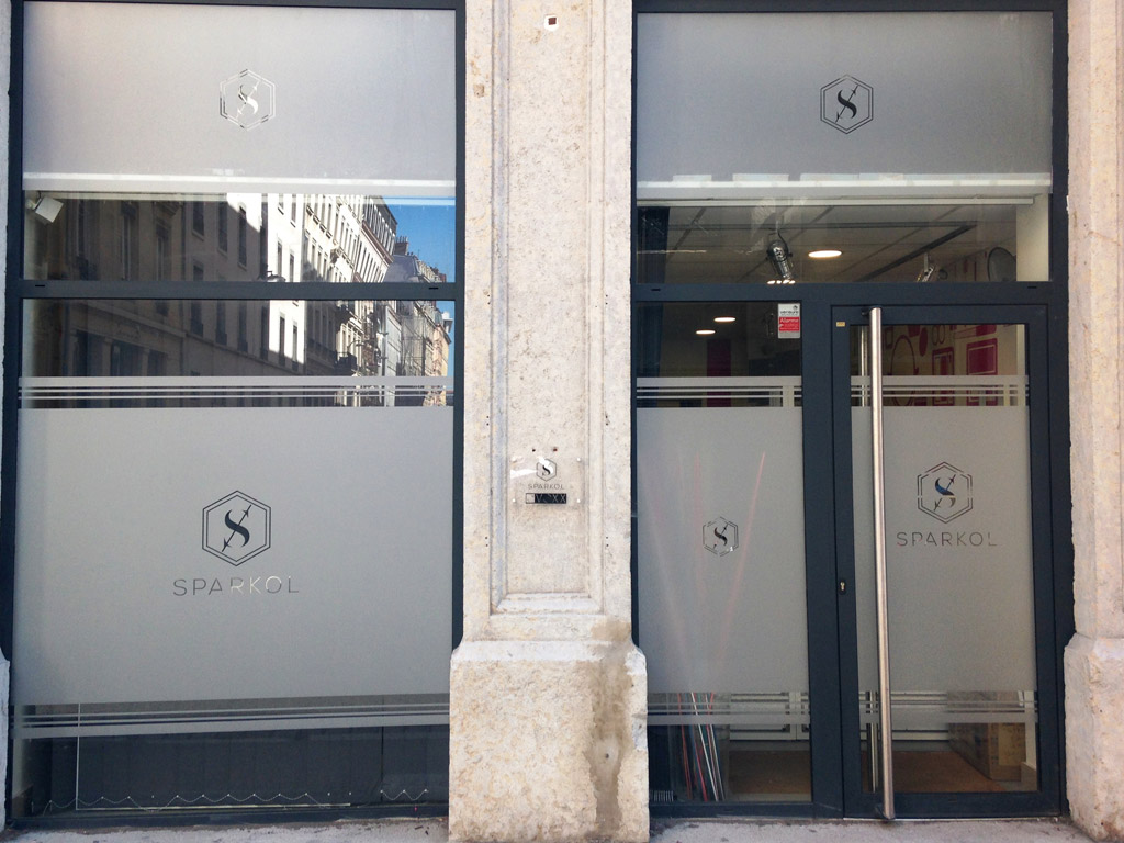 adhésifs vitrine