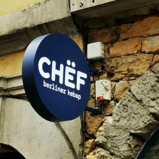Enseigne et Vitrophanie - Caisson Lumineux Chef Berliner Kebap