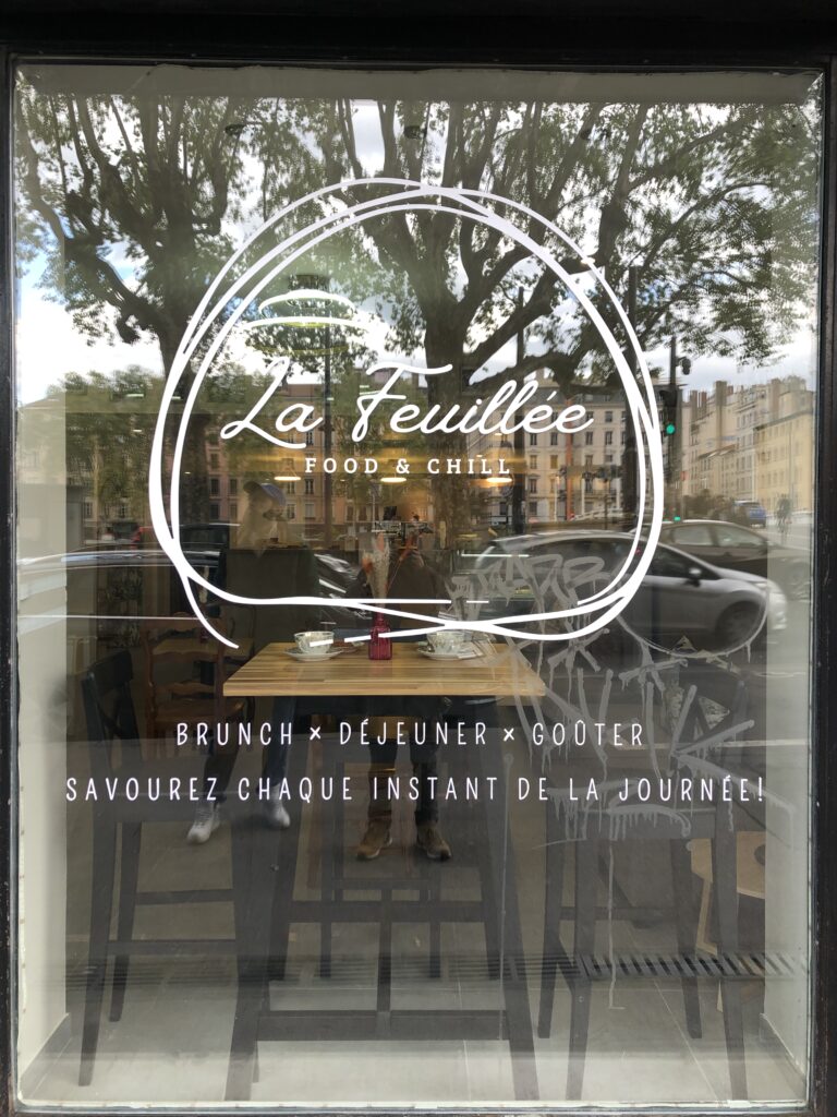 Enseigne et Vitrophanie - Autocollant vitrine extérieur - La Feuillée