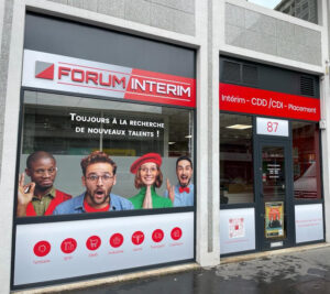 Enseigne et Vitrophanie - Autocollant vitrine intérieur - Forum Interim