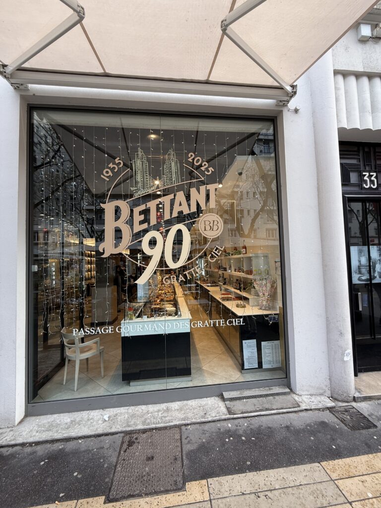 Enseigne et Vitrophanie - Autocollant vitrine transparent - Bettant 90