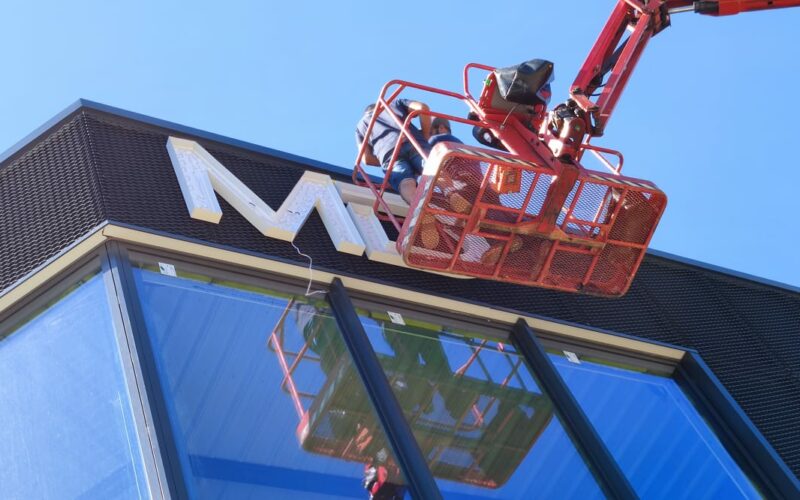 Enseigne et Vitrophanie - Caisson Lumineux MD Lease