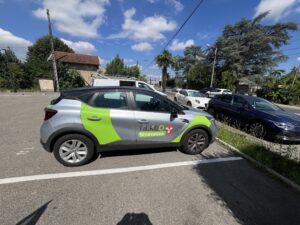 Enseigne et Vitrophanie - Flocages pour voitures - Tilkeo Rénovation