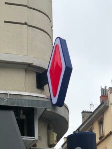 Enseigne et Vitrophanie - Carottes de tabac
