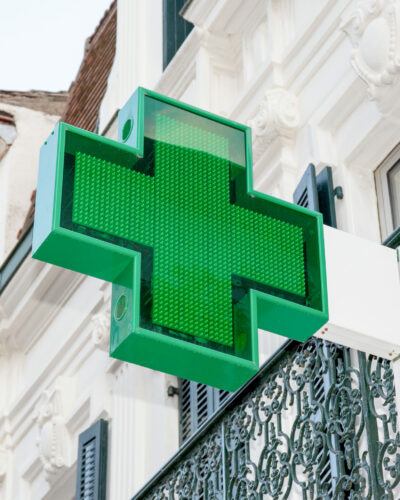 Enseigne et Vitrophanie - Croix de pharmacie