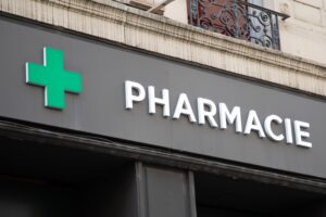 Enseigne et Vitrophanie - Croix de pharmacie