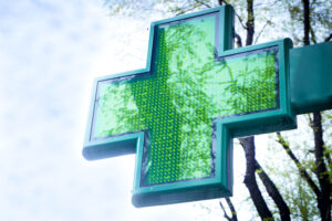 Enseigne et Vitrophanie - Croix de pharmacie