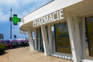 Enseigne et Vitrophanie - Croix de pharmacie